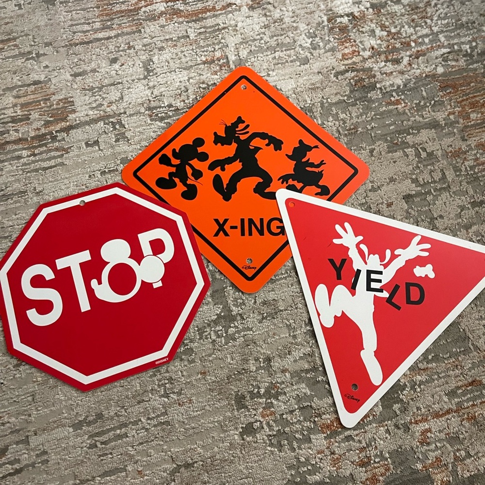 Disney Parks Mickey Mouse Road Signs Limited Release Rare Late 1990’s